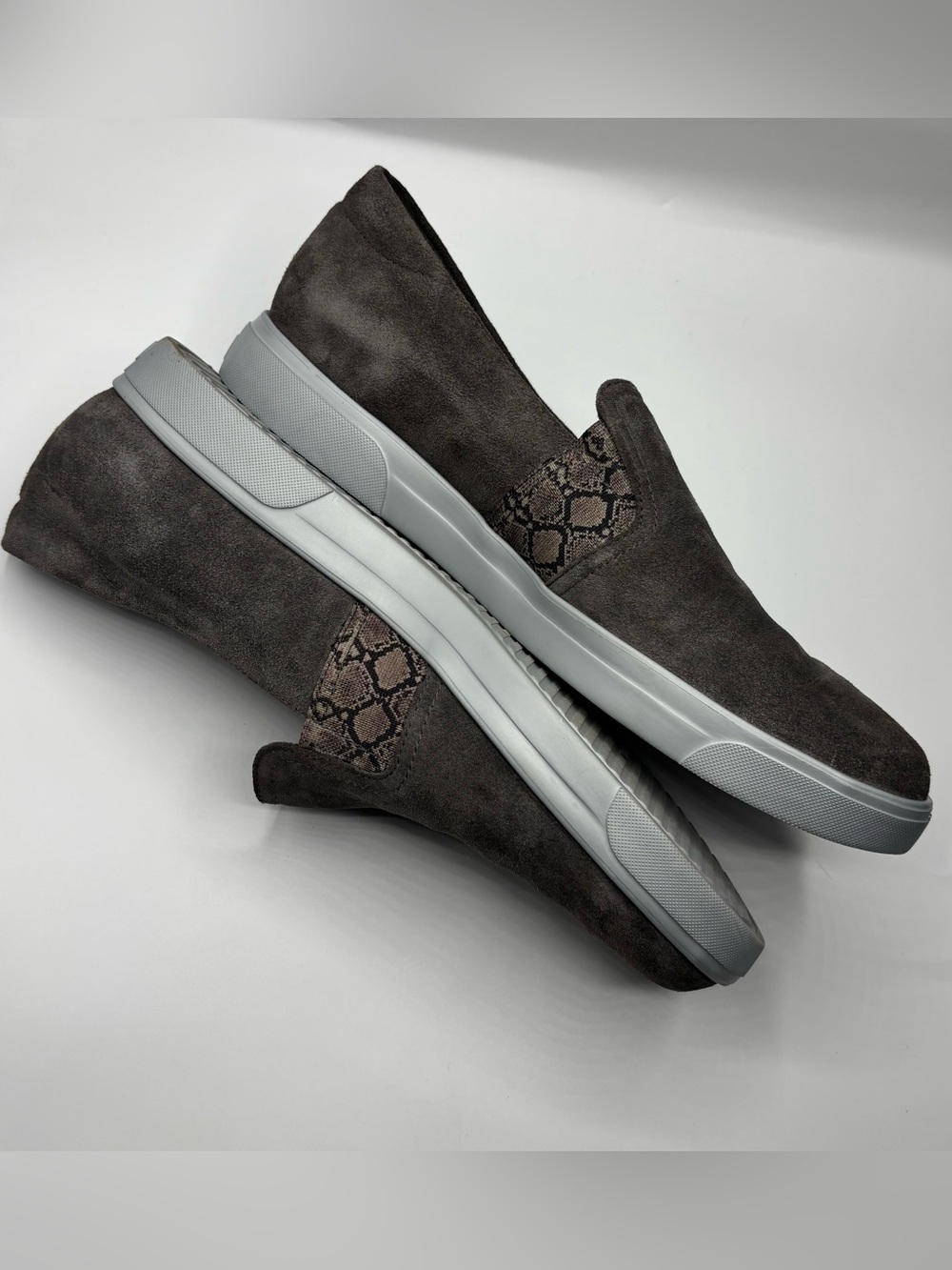 Munro grey suede slip on casual shoes 10N - Picture 9 of 10
